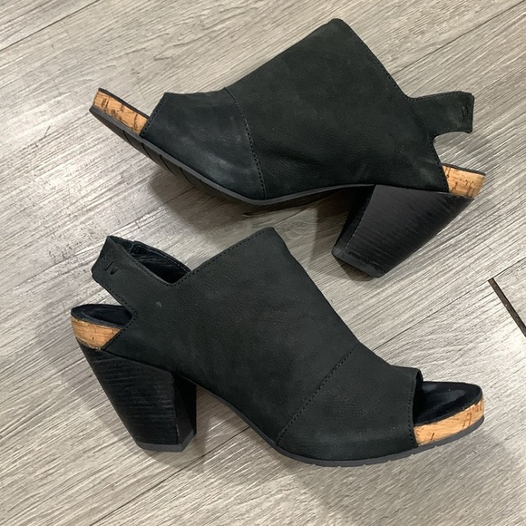 Eileen Fisher Black Leather Peep Toe Sling Back Heels size 8 - Picture 5 of 8